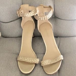 Marc Fisher Gold Pump